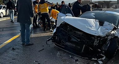 Kırklareli'de sınır kapısı yolunda iki otomobil çarpıştı: 5 yaralı