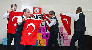 Kırklareli'nde özel bireylerin yetenekleri dakikalarca alkışlandı