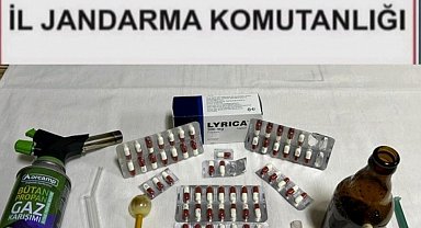 Kırşehir'de jandarma yol kontrolünde uyuşturucu hap ele geçirdi