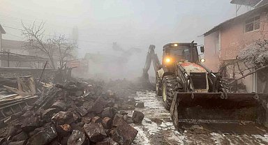 Kış ortasında evsiz kaldılar