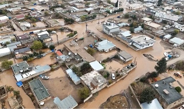 Kızıltepe'de sağanak sonrası mahalle sular altında kaldı