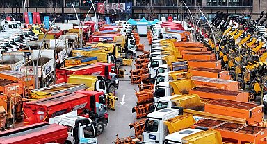 Kocaeli'de 265 milyon liralık 42 yeni iş makinesi hizmete girdi