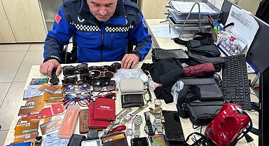 Kocaeli'de kayıp eşyalar "Alo 153" ile sahiplerini bekliyor