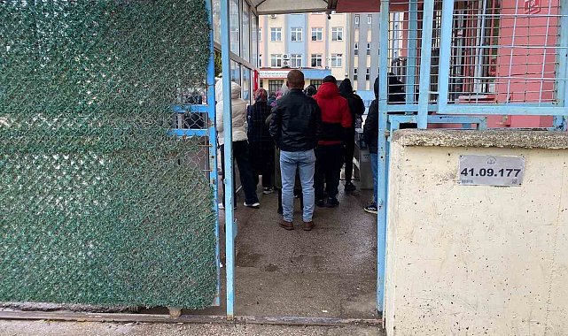 Kocaeli'de okul bahçesinde korku dolu anlar