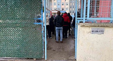 Kocaeli'de okul bahçesinde korku dolu anlar