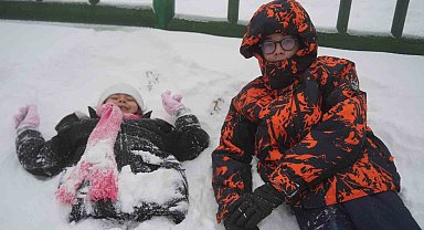 Kocaeli'ye lapa lapa kar yağıyor