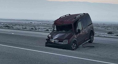 Konya'da hafif ticari araç takla attı: 1 yaralı