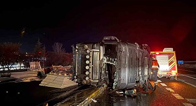 Konya'da otomobil tır ile çarpıştı: 1 yaralı