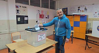 Kosova halkı erken seçimler için sandık başında