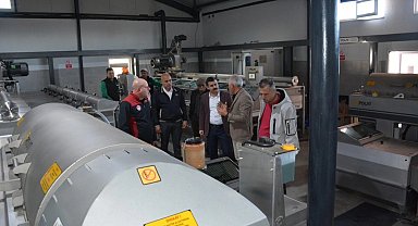 Köyceğiz Kaymakamı Kumcu, zeytinyağı fabrikasında inceleme yaptı