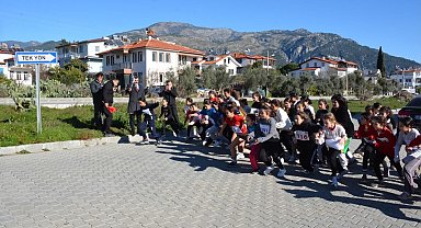 Köyceğiz'de Atatürk yol koşusu yapıldı