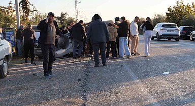 Kozan-Kadirli yolunda hatalı sollama kazaya neden oldu: 2 ağır yaralı