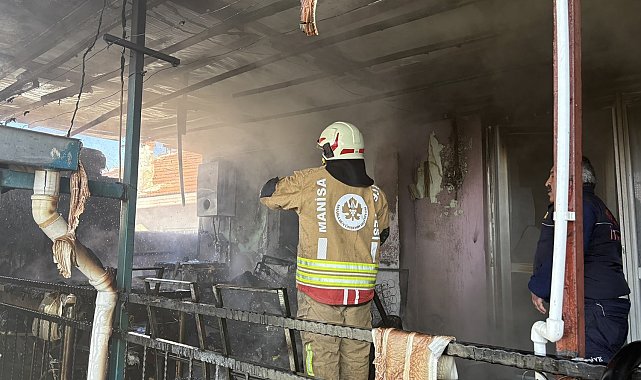 Kula'da müstakil evde çıkan yangın paniğe neden oldu