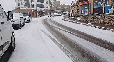 Kulp'ta gizli buzlanma sürücülere zor anlar yaşattı