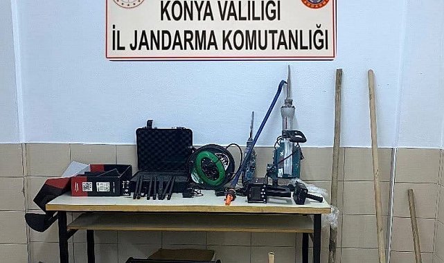 Kulu'da kaçak kazı yapan 8 kişi yakalandı