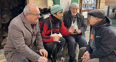 Kunduracı ile Avustralyalı turistin yöresel 'annouv' imtihanı