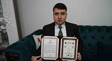 Kur'an-ı Kerim aşkı, görmeyen gözü oldu 1 yılda hafız oldu