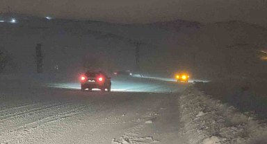 Kurubaş Geçidi'nde tipi etkili oluyor