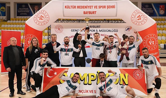 Kurumlar Arası Voleybol Turnuvası'nın şampiyonu Milli Eğitim Müdürlüğü oldu