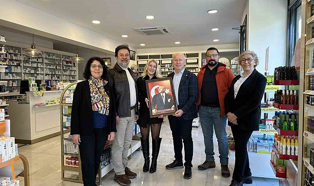 Kuşadası'nda eczacılık gündemi masaya yatırıldı
