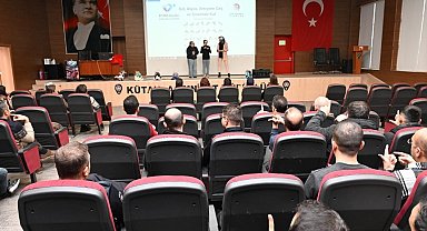 Kütahya İl Emniyet Müdürlüğü personeline işaret dili bilgilendirmesi