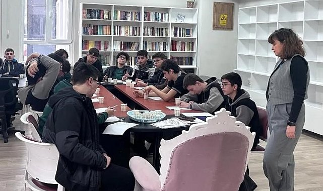 Kütahya Şehit Selim Cansız AİHL'de öğrenci, yazar buluşması