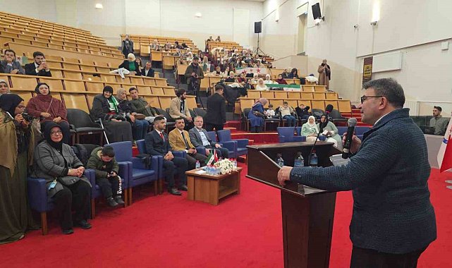 Kütahya'da eğitim gören Suriyeli öğrenciler, Baas rejiminin devrilmesinin birinci yıl dönümünü kutladı