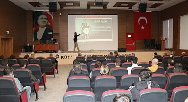 Kütahya'da emniyet personeline, "İntihar saldırılarının tespiti ve alınacak önlemler" konulu seminer
