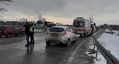 Kütahya'da iki otomobil çarpıştı: 1 yaralı