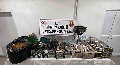 Kütahya'da jandarmadan kaçak tütün ve sigara operasyonu
