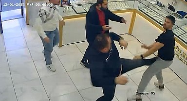 Kuyumcuların 'müşteri' kavgası kamerada