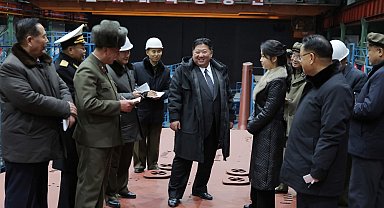 Kuzey Kore lideri Kim, inşası süren dev nükleer denizaltını denetledi