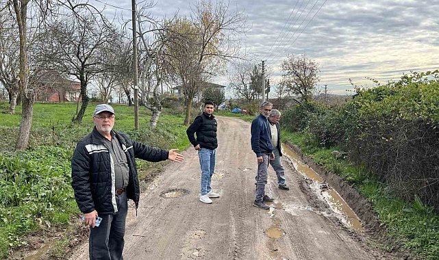 Mahallenin yıllardır süren yol çilesi vatandaşı isyan ettirdi
