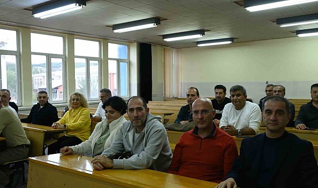 Makine mühendisleri 25 yıl sonra aynı sıralarda buluştu