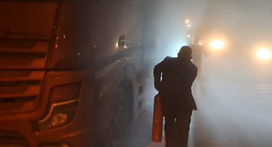 Malatya'da seyir halindeki tır alev aldı