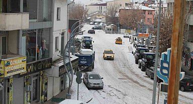 Malazgirt'te kar yağışı