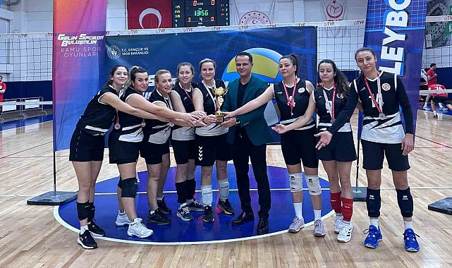 Manisa GSB Kadın Voleybol Takımı Türkiye ikincisi oldu