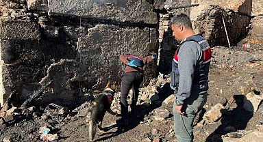Manisa'da 5 evin kül olduğu yangında ölen kadının cenazesine ulaşıldı