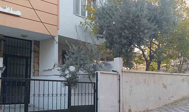 Manisa'da boşaltılan iki binanın sakinleri evlerine geri döndü