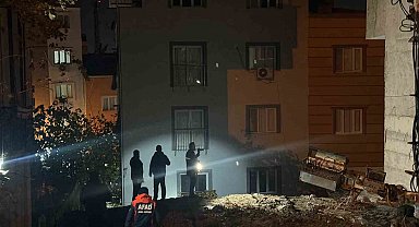Manisa'da çatlak oluşan iki bina tahliye edildi