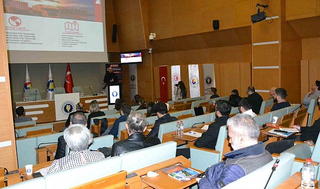 Manisa'da firmalara e-ihracatla küresel pazarlara açılma anlatıldı
