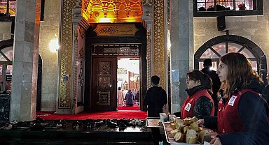 Manisa'da Türk Kızılay'dan Regaip Kandili'nde bin kişilik ikram