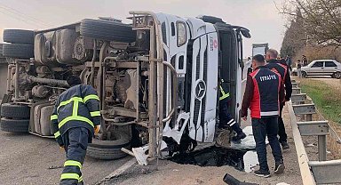 Mardin'de devrilen akaryakıt yüklü tırın sürücüsü yaralandı