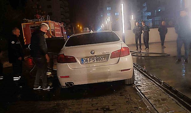 Mardin'de lüks otomobil alev alev yandı