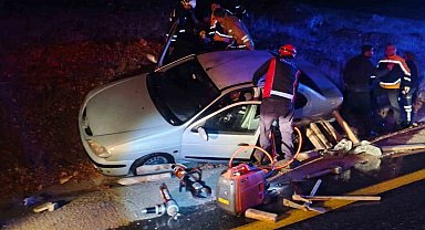 Mardin'de şarampole devrilen otomobilde 2 kişi yaralandı