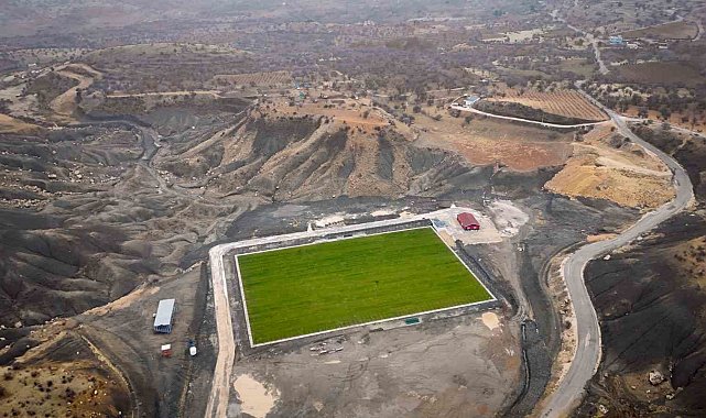 Mardin'de UEFA standartlarında çim yüzeyli futbol sahasında sona gelindi