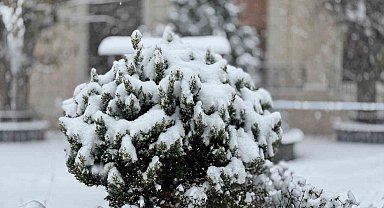 Mazıdağı'nda yoğun kar yağışı ve tipi etkili oluyor