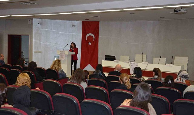 MCBÜ'de Dünya İnsan Hakları Günü paneli