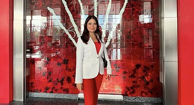 Meclis üyesini sıkıştırıp, aracı yumrukladı… O anlar kamerada