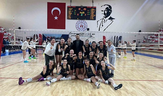Melahat Ünügür Ortaokulu, Voleybol Yıldız Kız kategorisinde finalde